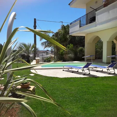 Salusdea Apartment *